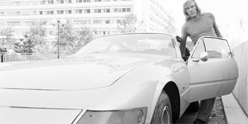 Foto von G�nter Netzer mit seinem Ferrari